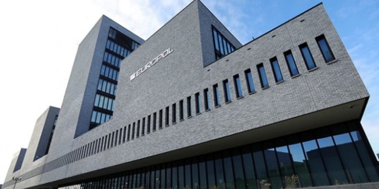 Europol: Avrupa'dan Türkiye'ye altın kaçakçılığı yapan suç örgütü çökertildi