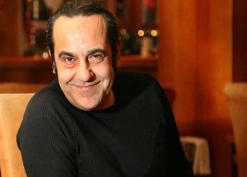 Fahrettin Koca'dan Özkan Uğur'un sağlık durumuna ilişkin açıklama: Halen yoğun bakımda