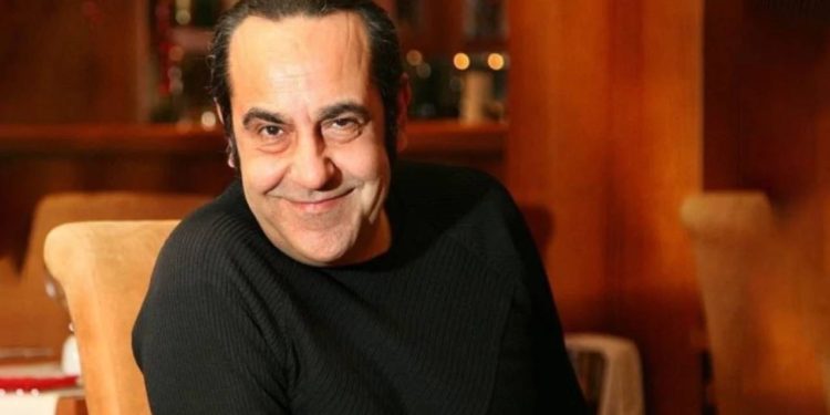 Fahrettin Koca'dan Özkan Uğur'un sağlık durumuna ilişkin açıklama: Halen yoğun bakımda