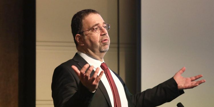 Faiz artırımı kararı sonrası Acemoğlu'ndan açıklama: 'Rasyonel politikalara dönme hedefinin ciddi olmadığını görüyoruz'