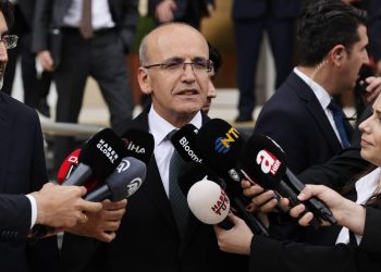 Faiz artışı çare olmadı, kur fırladı: Mehmet Şimşek yeniden açıklama yaptı