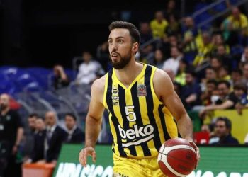 Fenerbahçe'den ayrıldı, Galatasaray'a imza attı