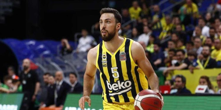 Fenerbahçe'den ayrıldı, Galatasaray'a imza attı