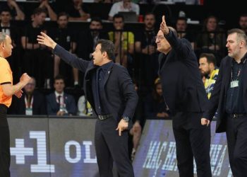 Fenerbahçe'den sert hakem tepkisi: Yaşanan rezilliğin açıklamasını bekliyoruz