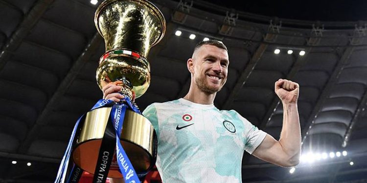 Fenerbahçe'ye imzayı atıyor; işte Edin Dzeko'nun başarılarla dolu kariyeri