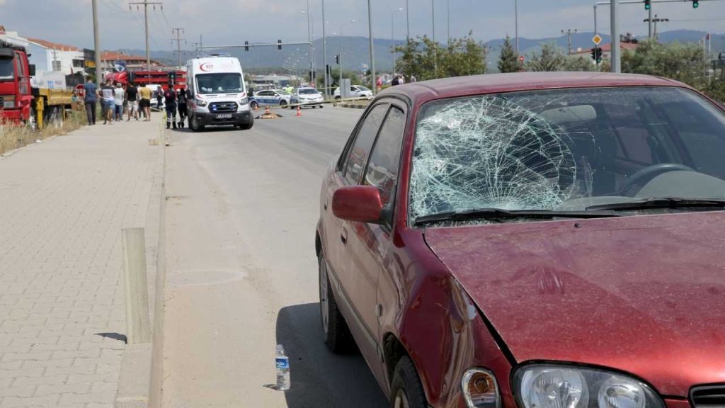 Fethiye'de otomobilin çarptığı depremzede çocuk öldü