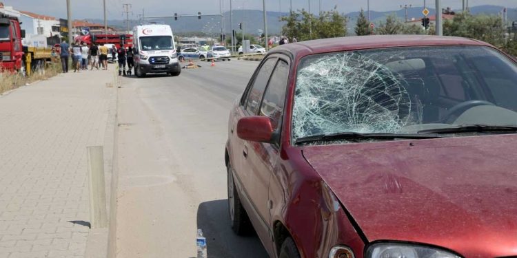Fethiye'de otomobilin çarptığı depremzede çocuk öldü