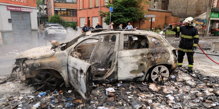 Fransa Başbakanı Borne OHAL'i dışlamadı: Tüm seçenekler masada