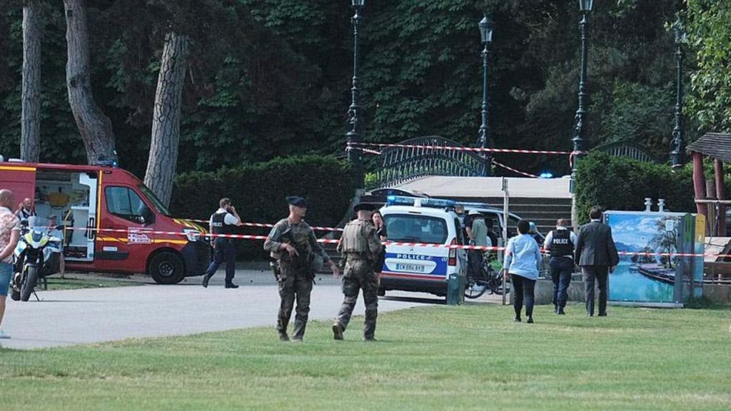 Fransa'da bıçaklı saldırı: Aşırı sağcı gösteriler yasaklandı