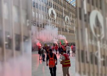 Fransa'da 'emeklilik' protestoları: 2024 Yaz Olimpiyatları binası işgal edildi