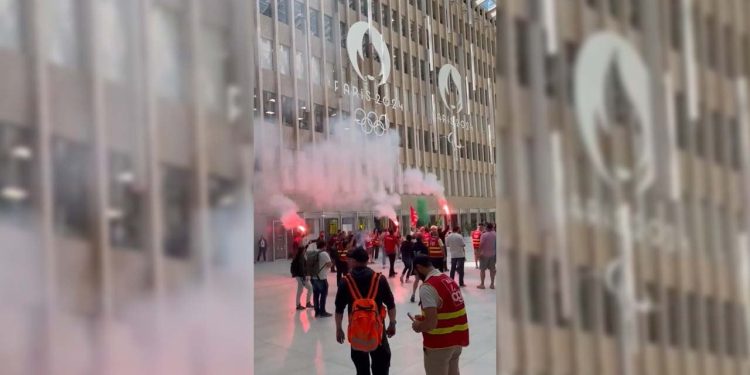 Fransa'da 'emeklilik' protestoları: 2024 Yaz Olimpiyatları binası işgal edildi