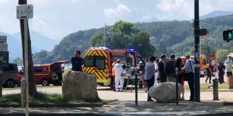 Fransa’da parkta bıçaklı saldırı