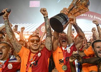 Galatasaray'ın yıldızı Mauro Icardi'den "Fener ağlama" tezahüratı!