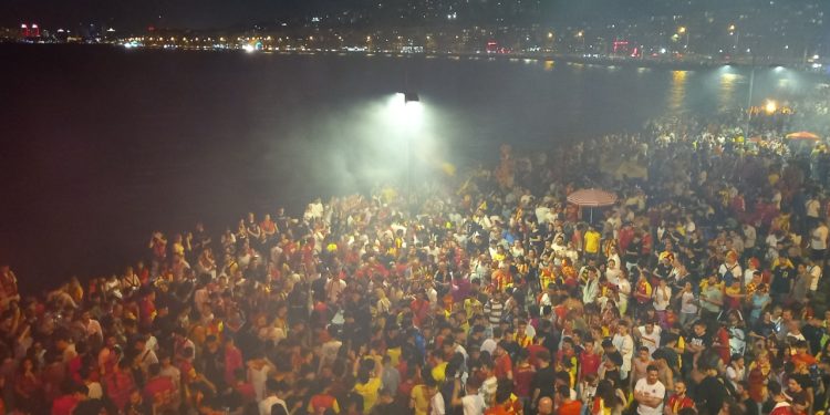 Göztepe Festivali İzmir'i sarı kırmızıya boyadı