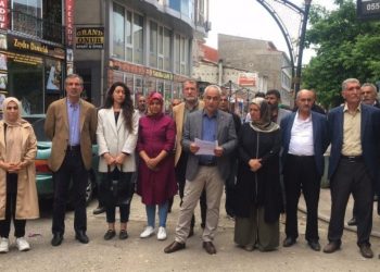 HDP Patnos İlçe Örgütü'nden eş başkanların gözaltına alınmasına tepki: 'Gözaltına alınmaları hukuki değil'