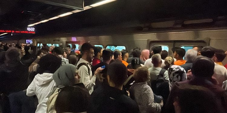 Haliç Köprüsü'nde ray çatlağı tespit edildi, metro seferlerinde aksama yaşanıyor
