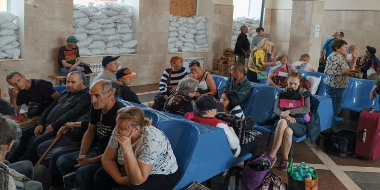 Herson'da yıkılan baraj: Kasabalar sular altında, binden fazla kişi tahliye edildi