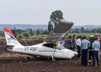 Hindistan’da askeri eğitim uçağı düştü: 2 pilot yaralandı