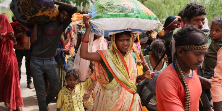 Hindistan'da sıcak hava dalgası: En az 96 kişi öldü, hastaneler doldu taştı