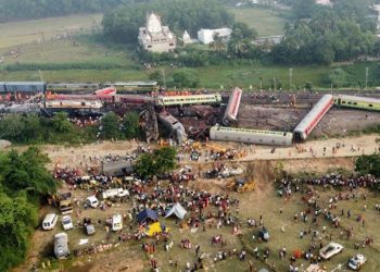 Hindistan’da tren kazası: 288 kişi öldü, 900’den fazla kişi yaralandı