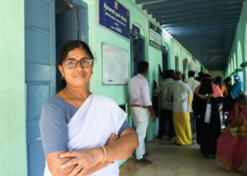 Kathija Bibi, 33 yıllık çalışma hayatının ardından emekli olmaya hazırlanan, kadınlara hayatlarının en zorlu dönüm noktasında eşlik eden bir hemşire.