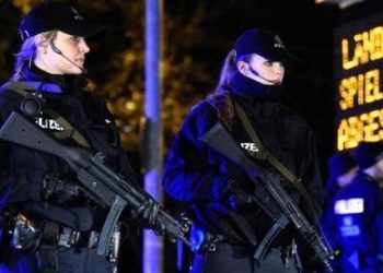 Hollanda’da Bakan Yeşilgöz’den yeni kıyafet genelgesi: Üniformalı polislerin başörtüsü takması yasaklandı ​​​​​​​