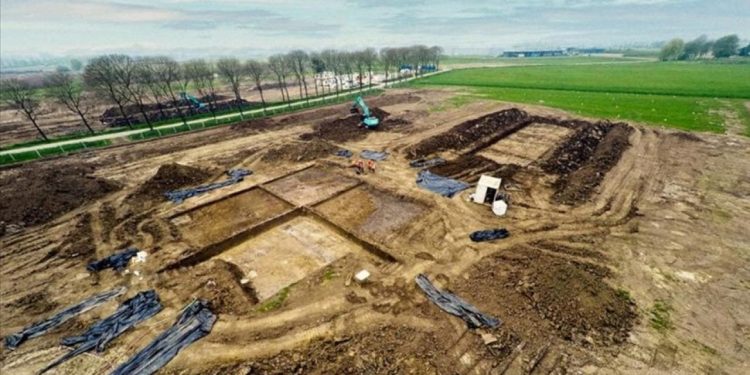 Hollanda'da dört bin yıllık tapınak bulundu
