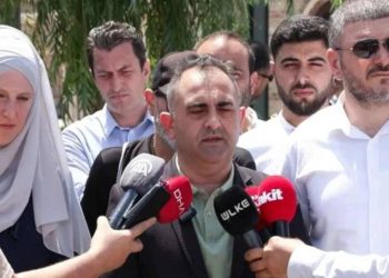 İBB’nin sergisi hedef gösterildi: Feshane önünde toplanıp tehditler savurdular