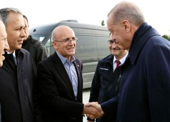 İDDİA | Mehmet Şimşek, faizi kademeli olarak yüzde 25’e çıkarmak istiyor; Erdoğan henüz ‘ikna’ edilemedi