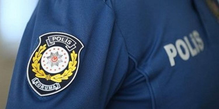 İddia: Bir polis ve bir MHP çalışanı iş yeri bastı, deliller saklandı