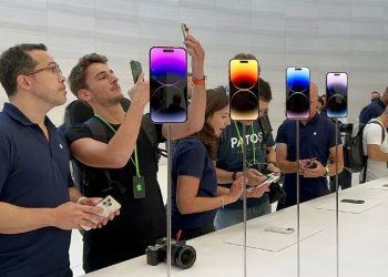 İki gün sonra bir zam daha; en pahalı iPhone 76 bin lira oldu