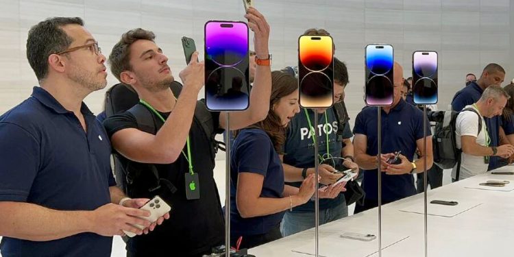 İki gün sonra bir zam daha; en pahalı iPhone 76 bin lira oldu