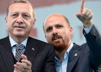 Reuters haber ajansı, ABD ve İsveç'te yolsuzlukla mücadele yetkililerinin, bir Amerikan şirketinin İsveç'teki iştirakinin rüşvet planlarıyla ilgili olarak, Cumhurbaşkanı Recep Tayyip Erdoğan'ın oğlu Bilal Erdoğan’ın da adının geçtiği bir şikayeti incelediğini öne sürdü. Ajansın özel haberine göre şirket, ürettiği bir alkolmetrenin Türkiye’de pazar hakimiyeti sağlamasına Bilal Erdoğan’ın yardımcı olması halinde, on milyonlarca dolar komisyon ödemeyi taahhüt etti.