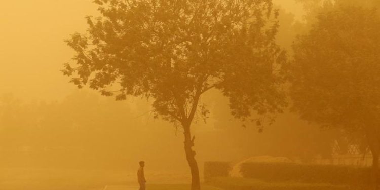 İran’da kum fırtınası: 300'den fazla kişi hastanelik oldu