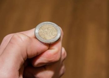 İspanya'da belediye başkanları 'yazı tura' ile belirlendi