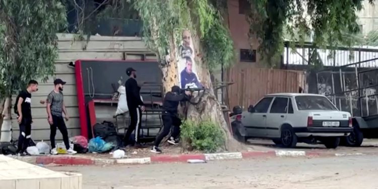 İsrail'den Batı Şeria'ya helikopterli saldırı: Biri çocuk üç Filistinli öldü