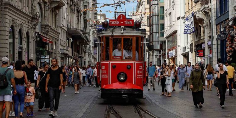 İstanbul Valiliği kararı: Metrolar Şişhane ve Taksim’de durmayacak