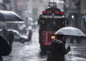 İstanbul Valiliği'nden uyarı: Bu gece ve yarın sağanak bekleniyor