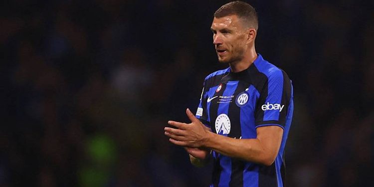 İtalyan basını duyurdu; Fenerbahçe Dzeko ile anlaştı iddiası!