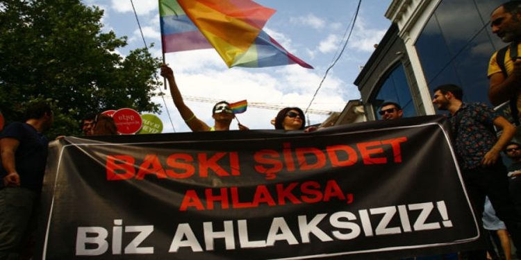 İzmir Valiliği Onur Ayı etkinliklerini yasakladı