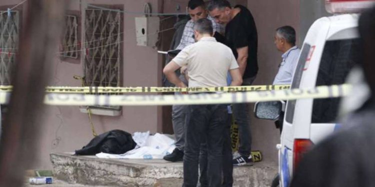 İzmir Valiliği'nden derin dondurucuda dört kişinin cesedinin bulunmasına ilişkin açıklama: Suçunu itiraf etti