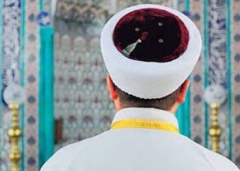 İzmir'de 842 okula din görevlileri 'manevi danışman' olarak atandı