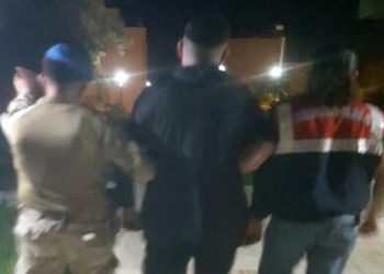 İzmir’de asker ve eski askeri öğrencilere operasyon: 19 gözaltı