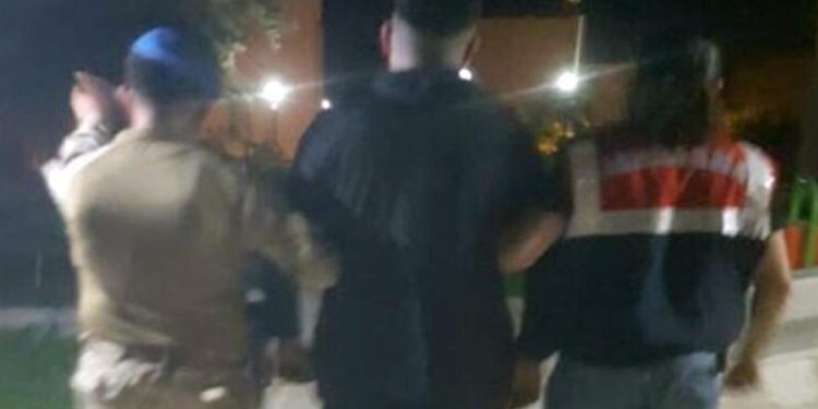 İzmir’de asker ve eski askeri öğrencilere operasyon: 19 gözaltı