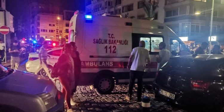 İzmir'de bir polisin bıçaklandığı kavgada üç tutuklama