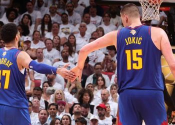 Jokic ve Murray tarihe geçti; Denver, Heat karşısında seriyi 2-1'e getirdi
