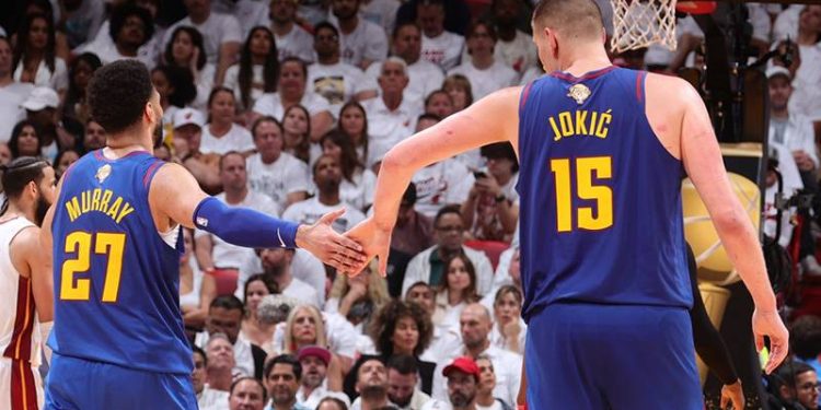 Jokic ve Murray tarihe geçti; Denver, Heat karşısında seriyi 2-1'e getirdi