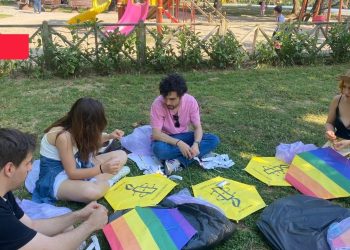Kadıköy’de ‘Fobini Uçur’ etkinliği: ‘Yasakların gölgesinde dayanışmanın gücüne inanıyoruz’