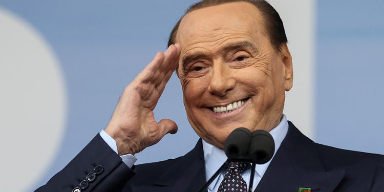 Kanser tedavisi görüyordu; eski İtalya Başbakanı Berlusconi hayatını kaybetti