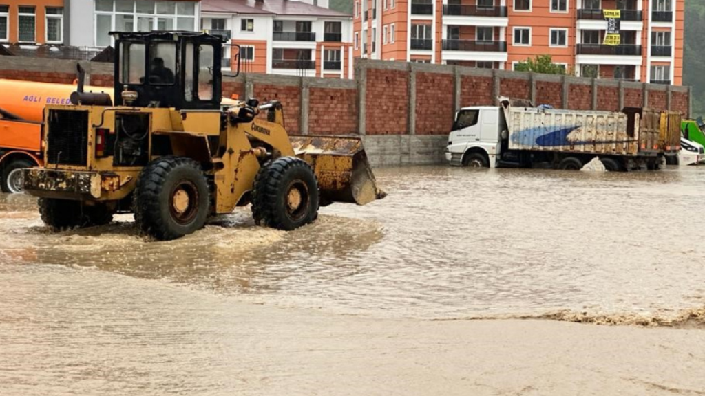 Kastamonu’da sel: Yolu kapanan köylerde son durum